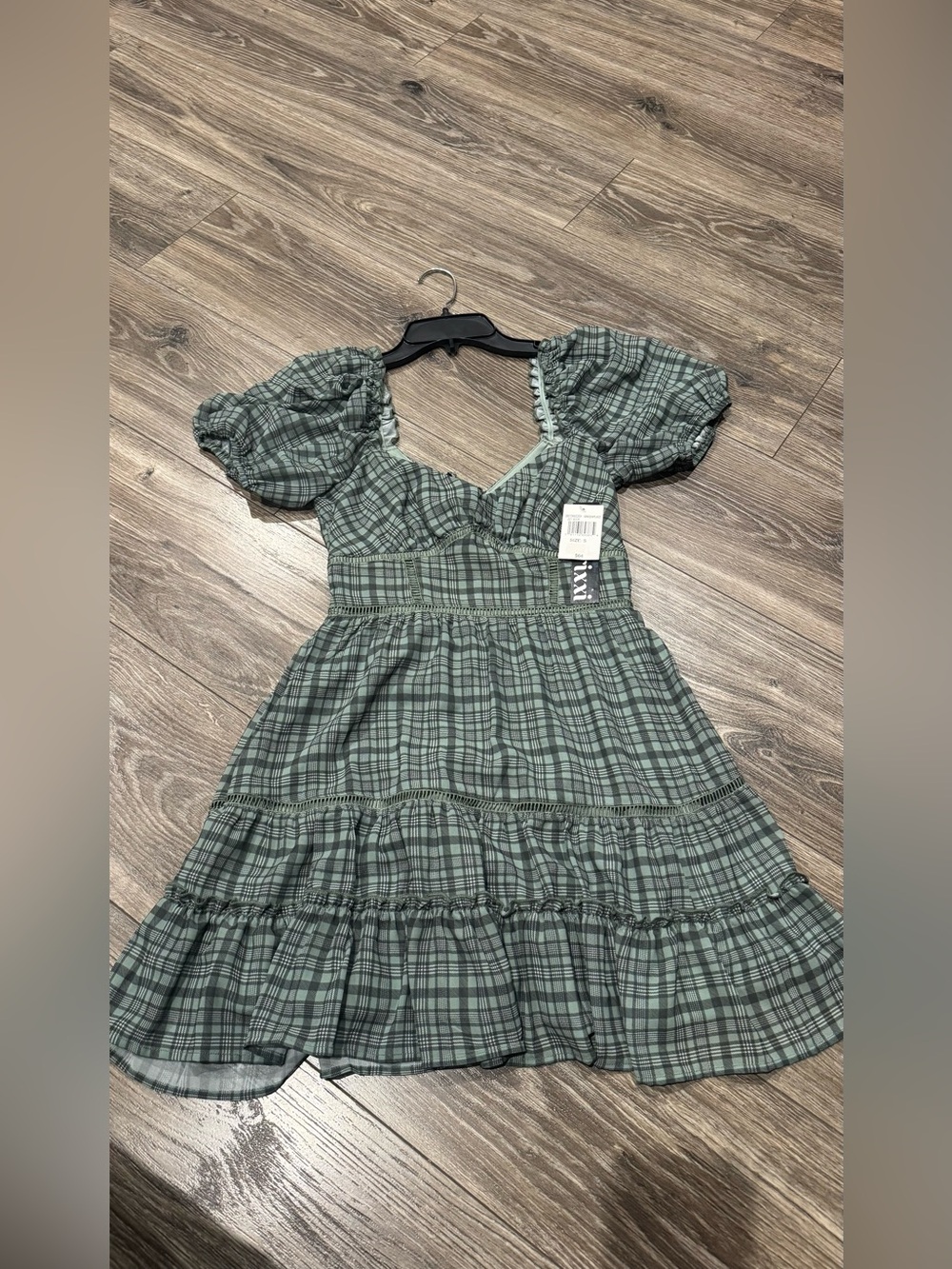 NWT Trixxi Green Plaid Puff-Sleeve Tiered Mini Dress